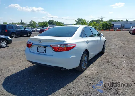 2017 Toyota Camry Le/Xle/Se/Xse z USA, uszkodzony, nr VIN 4T1BF1FK7HU413782